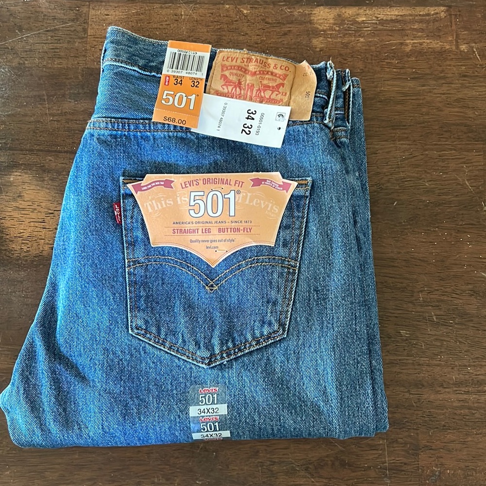 Levi’s 501 straight leg button fly NWT